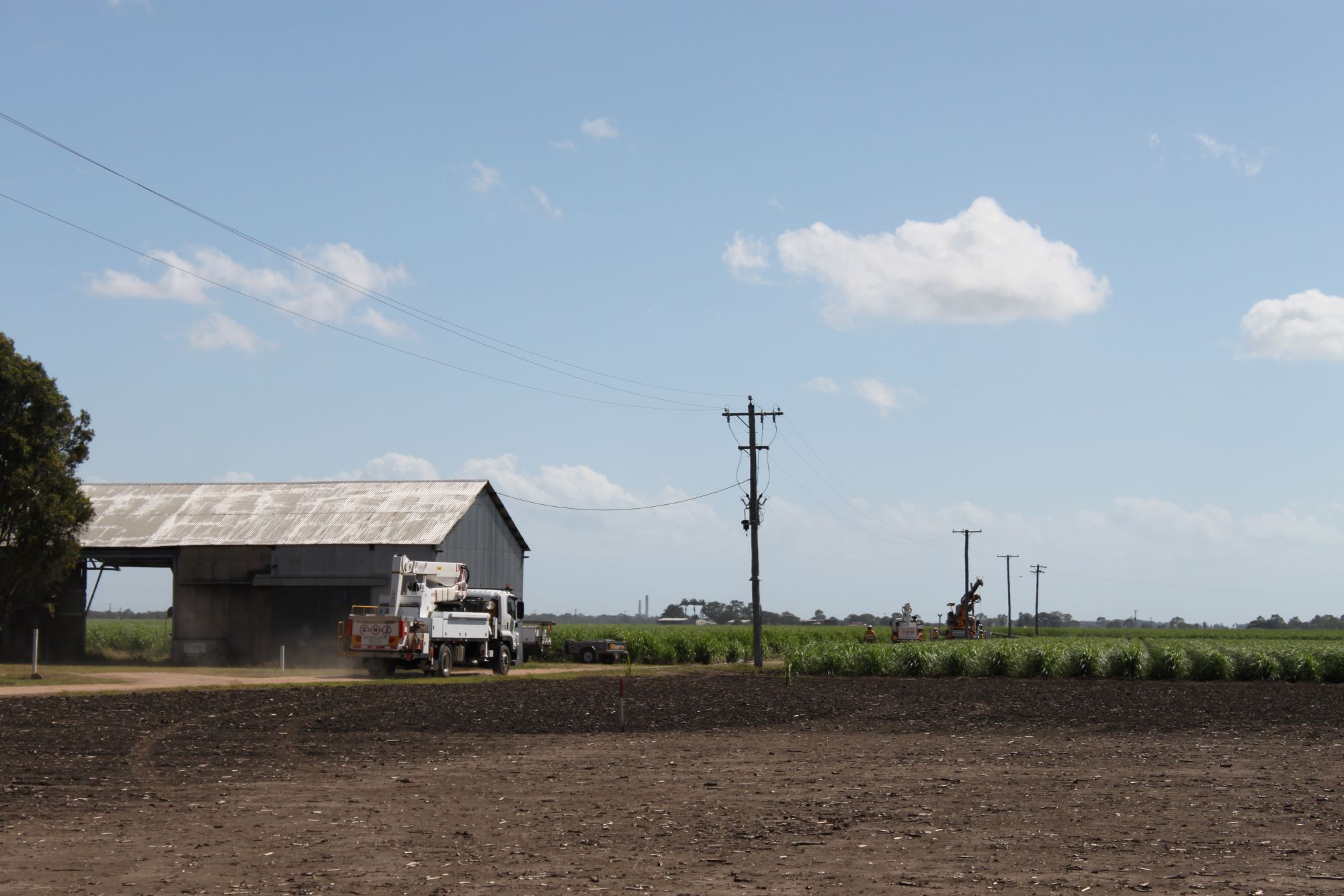 North Queensland crews upgrading electricity network 