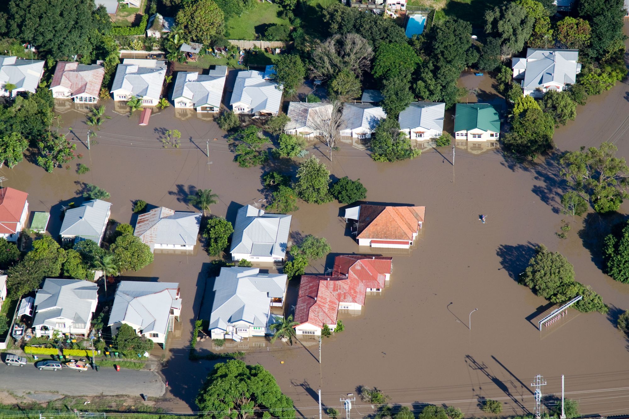 Aerial view of a number of houses in Brisbane that are flooded